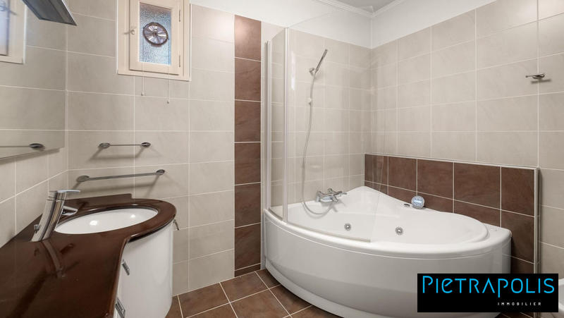 Appartement - 98 m² - 3 pièces