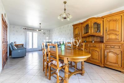 Maison - 83 m² - 4 pièces