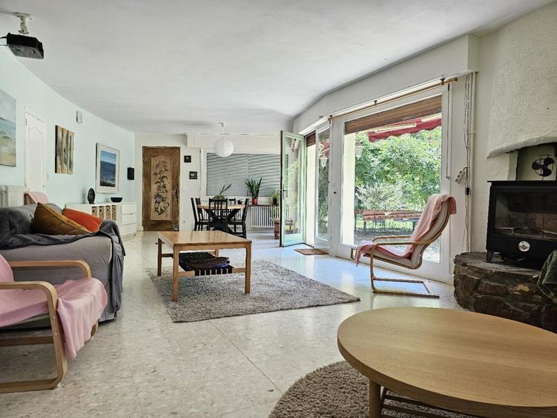 Demeure - 191 m² - 10 pièces