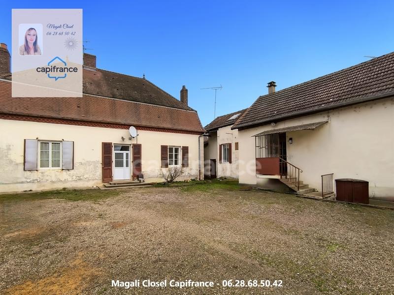 Maison de village - 217 m² - 10 pièces