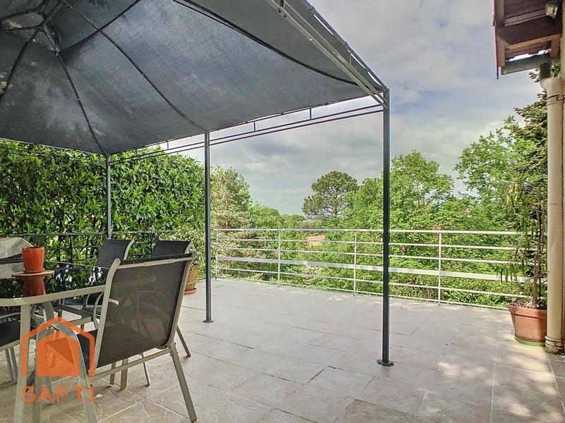 Maison - 146 m² - 8 pièces