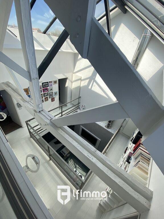 Loft - 240 m² - 7 pièces