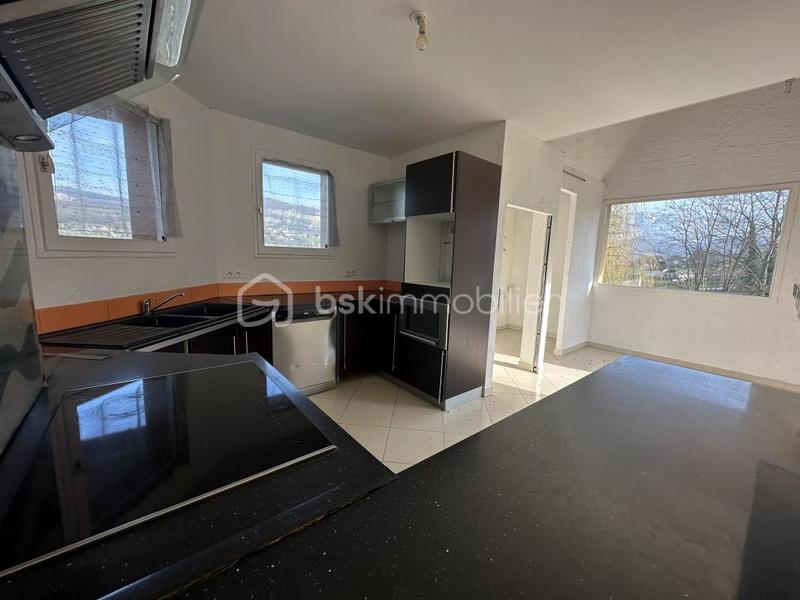 Maison - 140 m² - 5 pièces