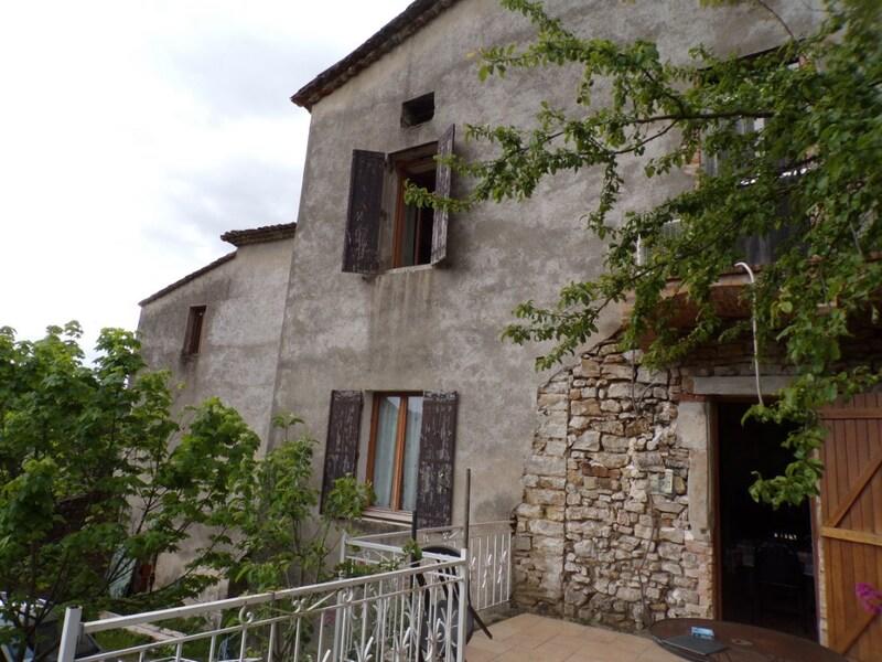 Maison - 220 m² - 12 pièces