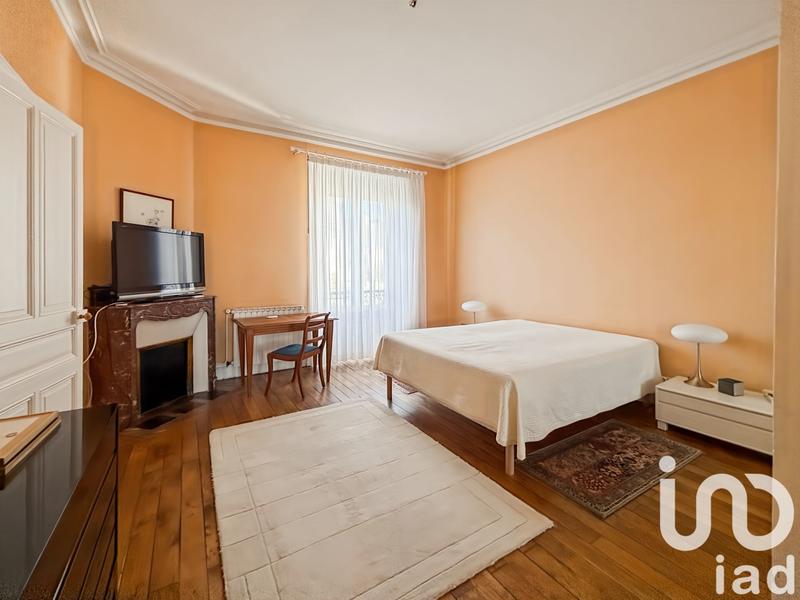 Maison - 270 m² - 8 pièces