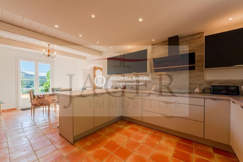 Villa - 200 m² - 6 pièces