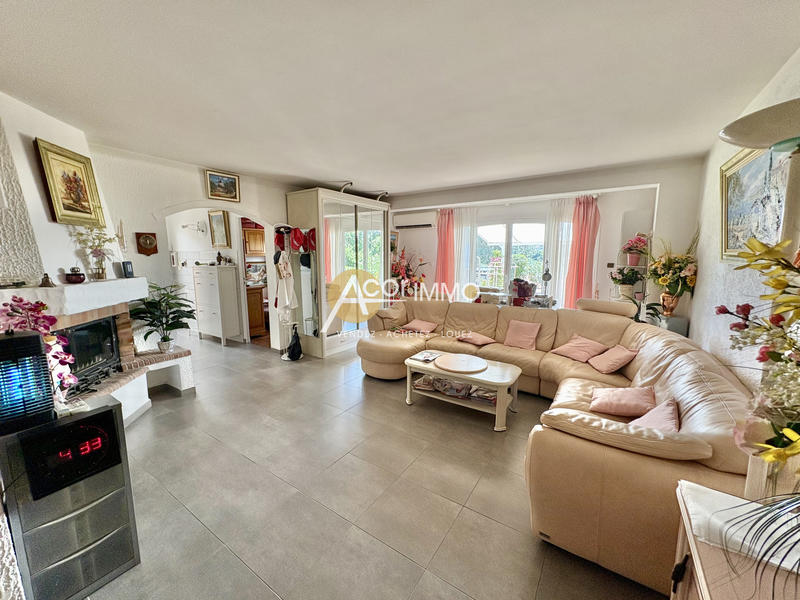 Maison - 211 m² - 9 pièces