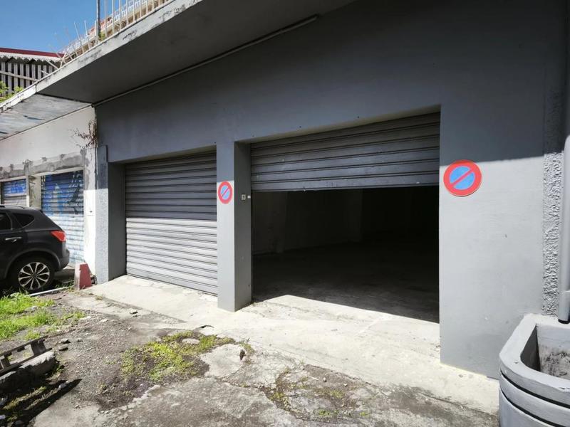 Local commercial - 150 m² - 1 pièce
