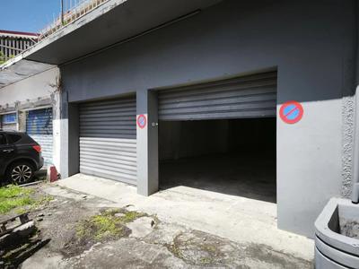 Local commercial - 150 m² - 1 pièce