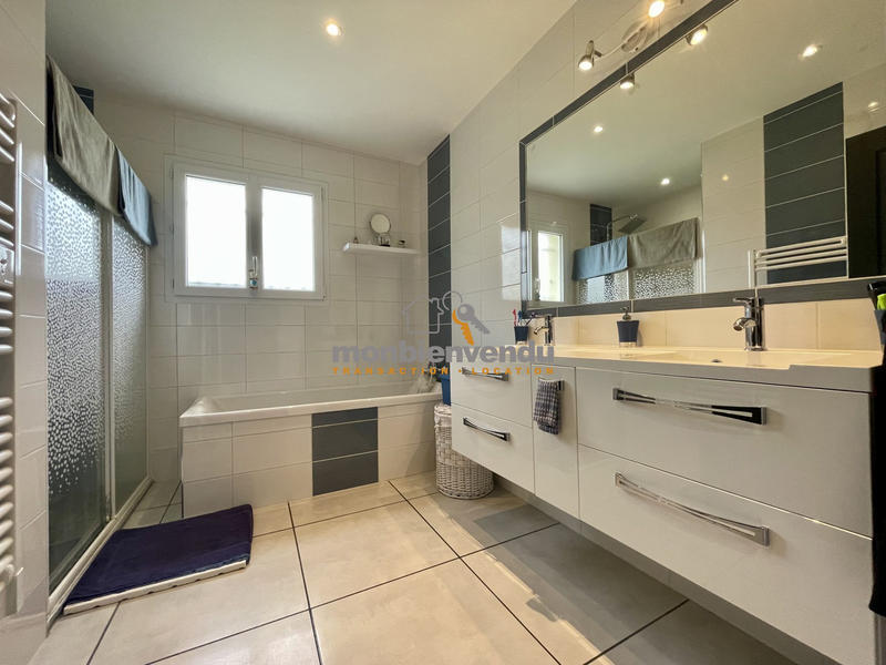 Maison contemporaine - 106 m² - 4 pièces