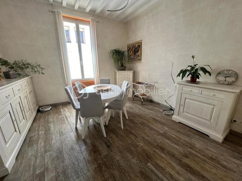 Maison de ville - 280 m² - 8 pièces