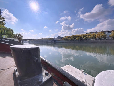 Péniche - 160 m² - 6 pièces