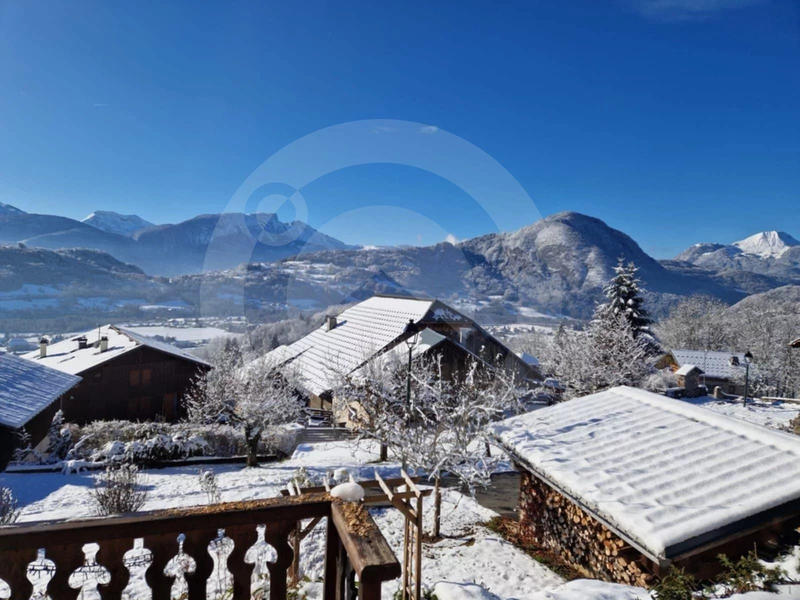 Maison - 265 m² - 15 pièces