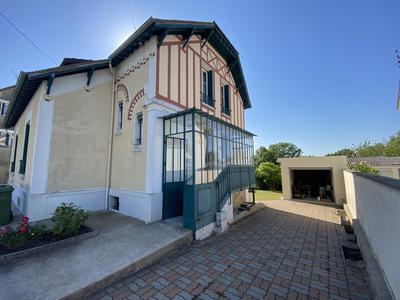 Maison - 147 m² - 7 pièces