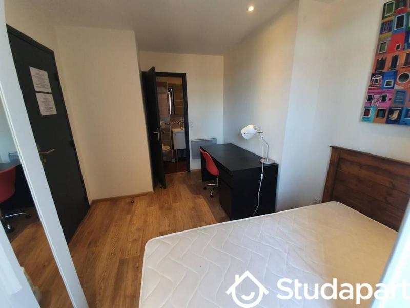 Chambre - 11 m² - 1 pièce