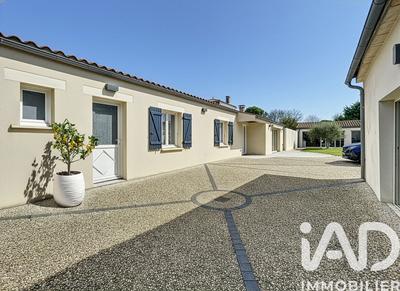 Maison - 212 m² - 8 pièces