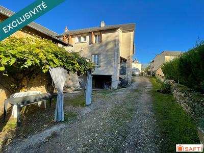 Maison - 235 m² - 8 pièces