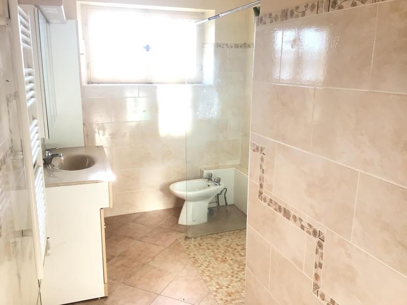 Maison - 305 m² - 12 pièces