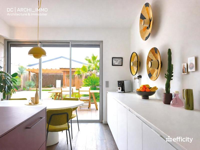 Maison - 223 m² - 7 pièces