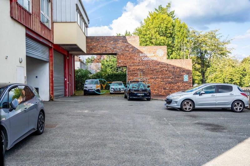 Local d'activités - 1 678 m²