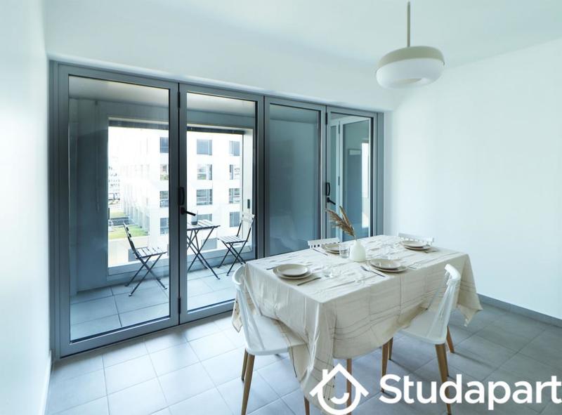 Chambre - 12 m² - 1 pièce