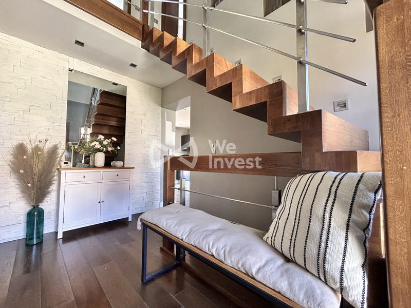 Maison - 219 m² - 6 pièces