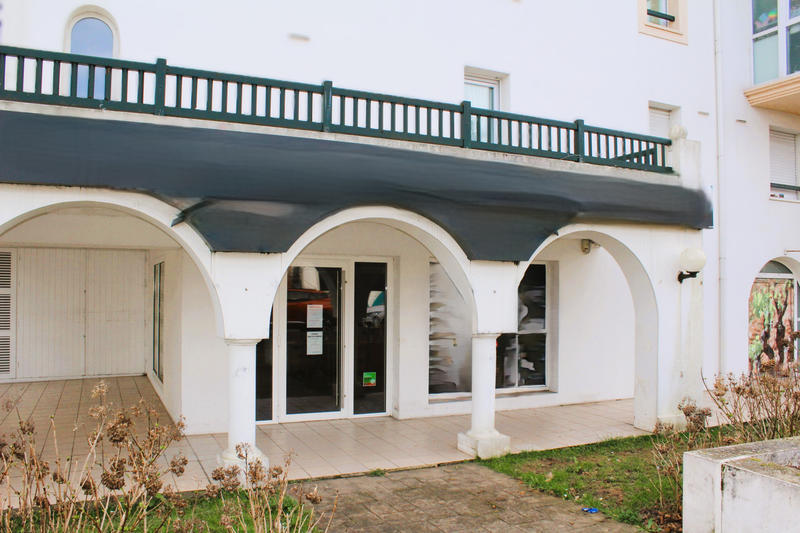 Fonds de commerce - Local commercial - 90 m²