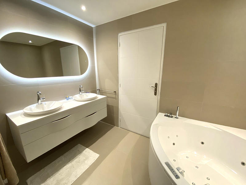 Appartement - 116 m² - 4 pièces