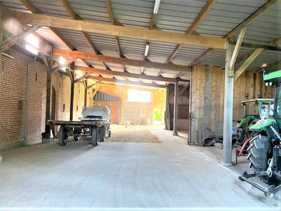 Propriété - 10 000 m² - 8 pièces