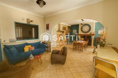 Maison - 231 m² - 7 pièces