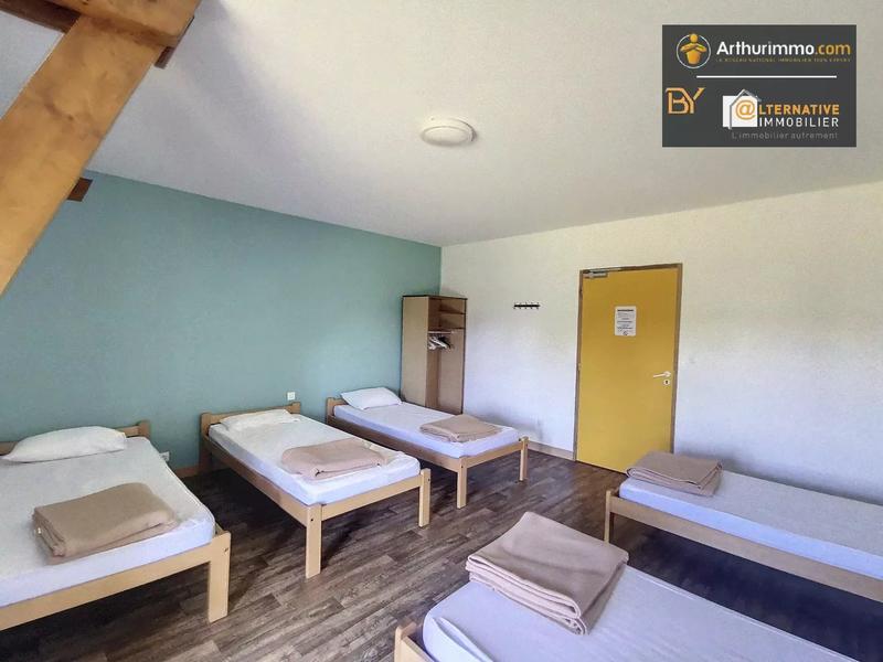 Maison - 979 m² - 26 pièces