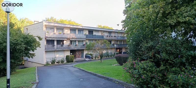 Appartement - 100 m² - 5 pièces