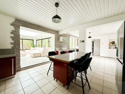 Maison - 186 m² - 7 pièces
