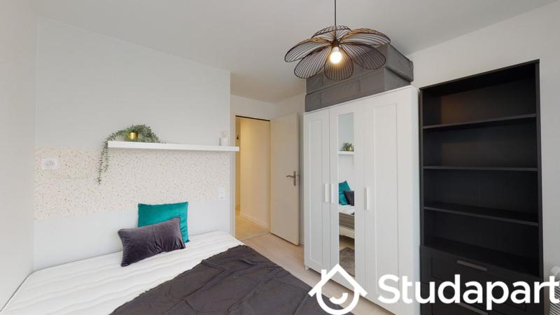 Chambre - 11 m² - 1 pièce