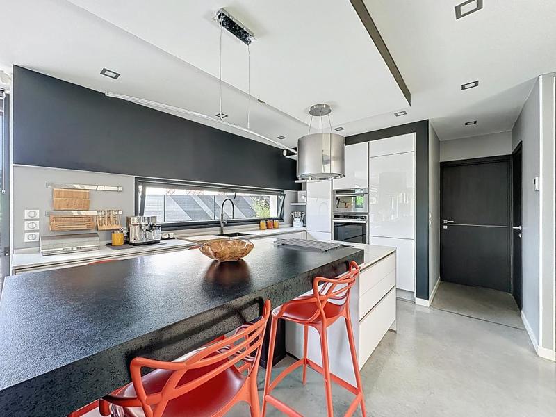 Maison - 140 m² - 5 pièces