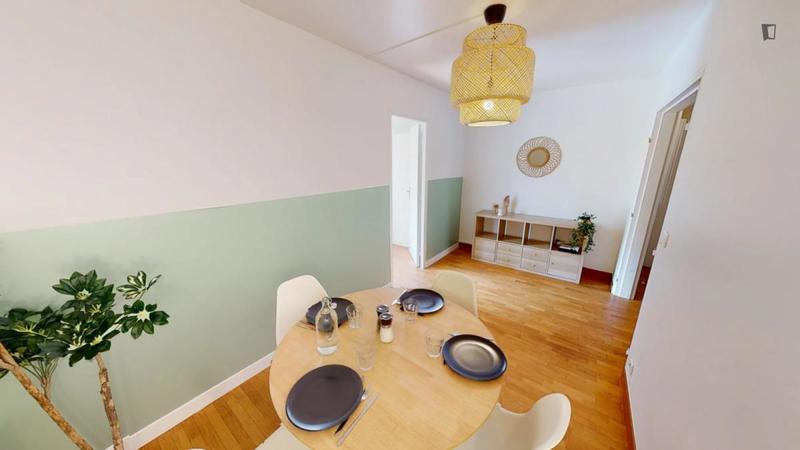 Chambre - 11 m² - 4 pièces