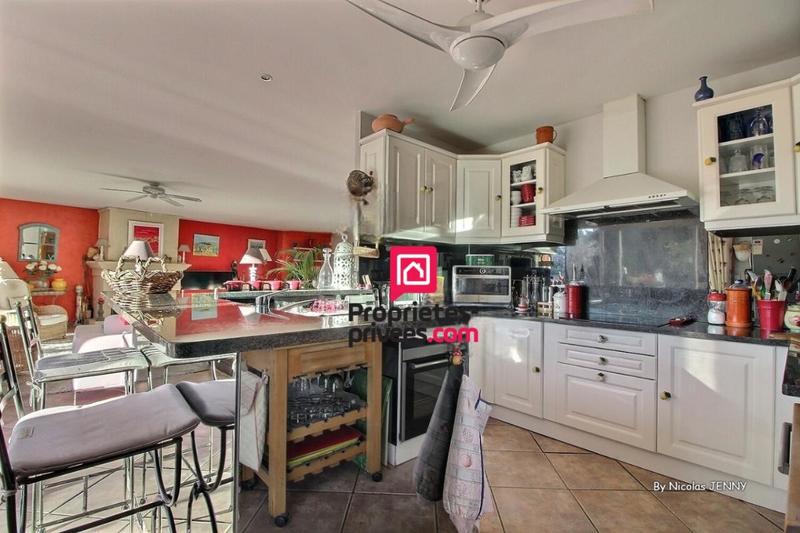 Maison - 225 m² - 7 pièces