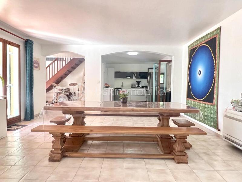 Maison traditionnelle - 187 m² - 7 pièces