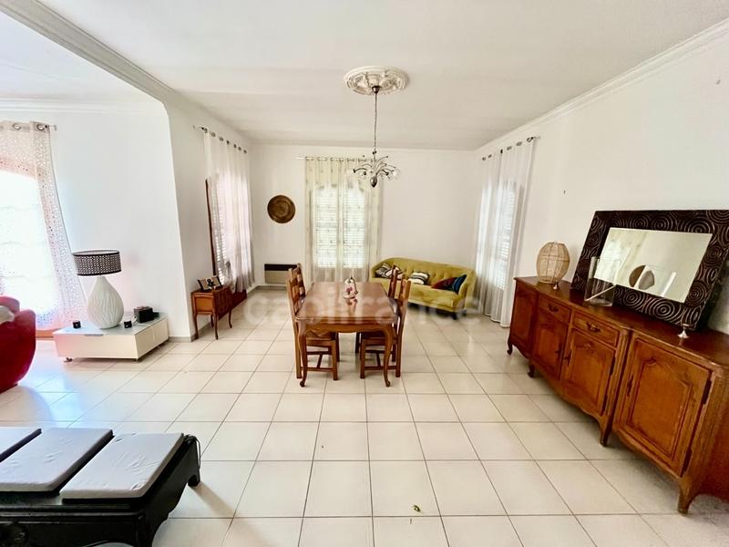 Maison - 353 m² - 10 pièces