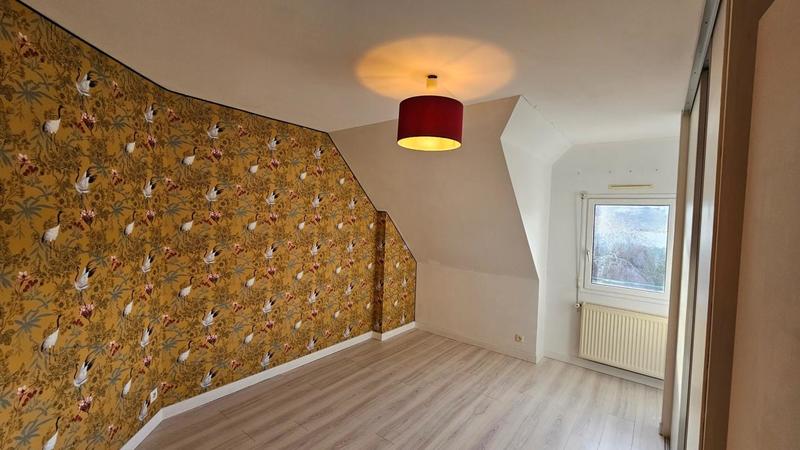 Maison - 210 m² - 9 pièces