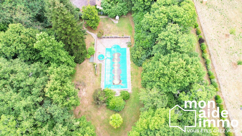 Maison - 250 m² - 7 pièces