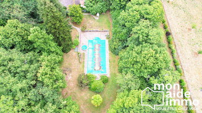 Maison - 250 m² - 7 pièces