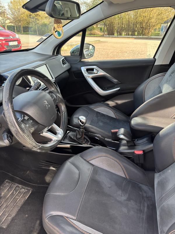 Peugeot 2008 1.6 BlueHDi 120 Cv / 88 Kw Diesel 2014