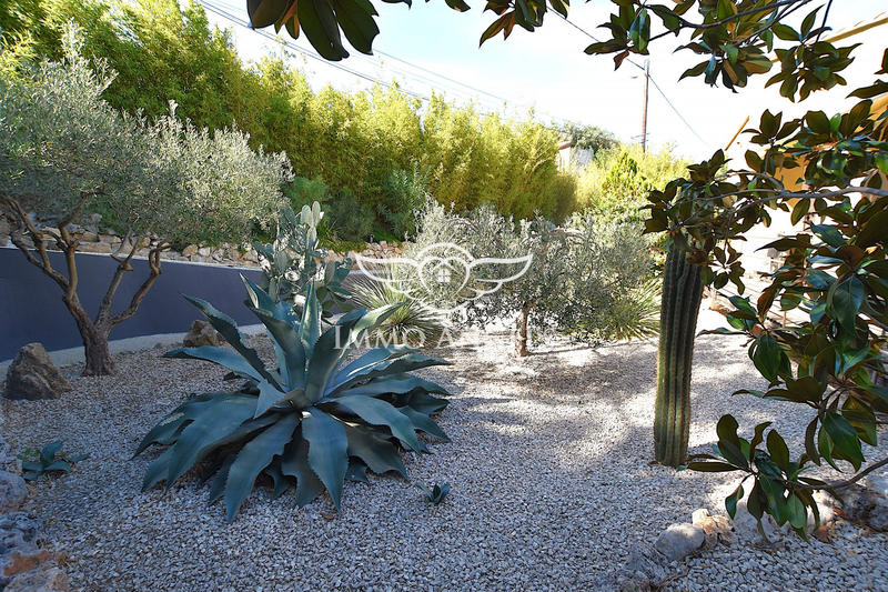 Villa - 206 m² - 9 pièces