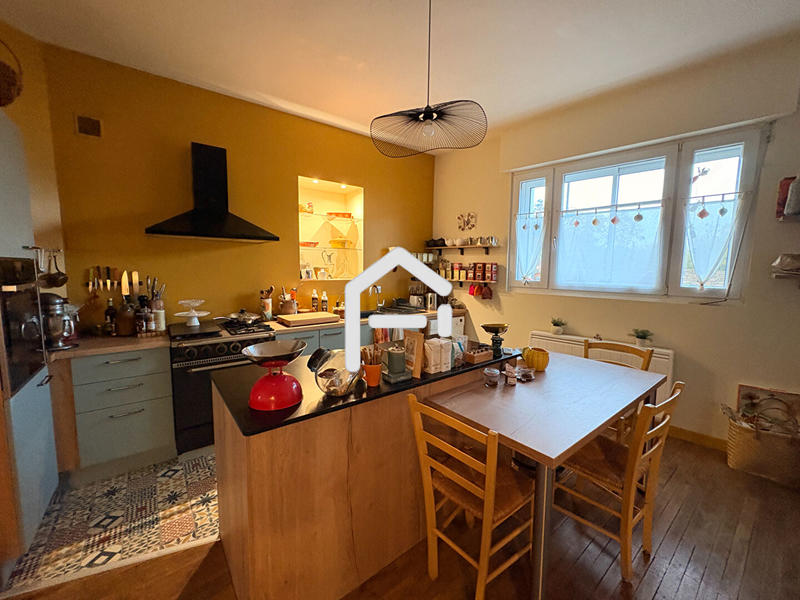 Maison - 180 m² - 6 pièces