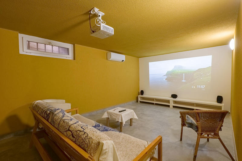 Maison - 205 m² - 9 pièces