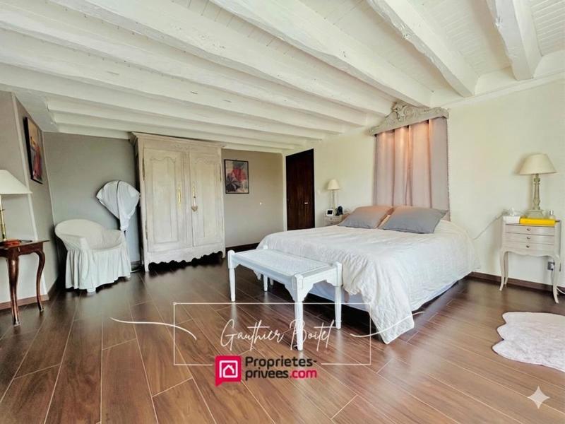 Maison - 250 m² - 9 pièces