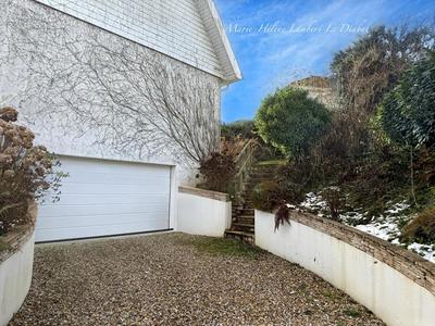 Maison - 170 m² - 7 pièces