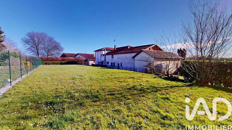 Maison - 216 m² - 8 pièces