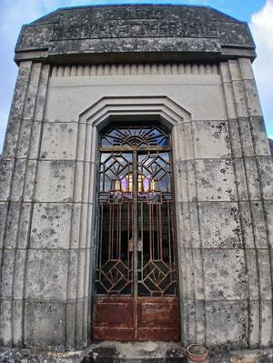 Cimetière de Louyat : Sur les traces de l'Art déco